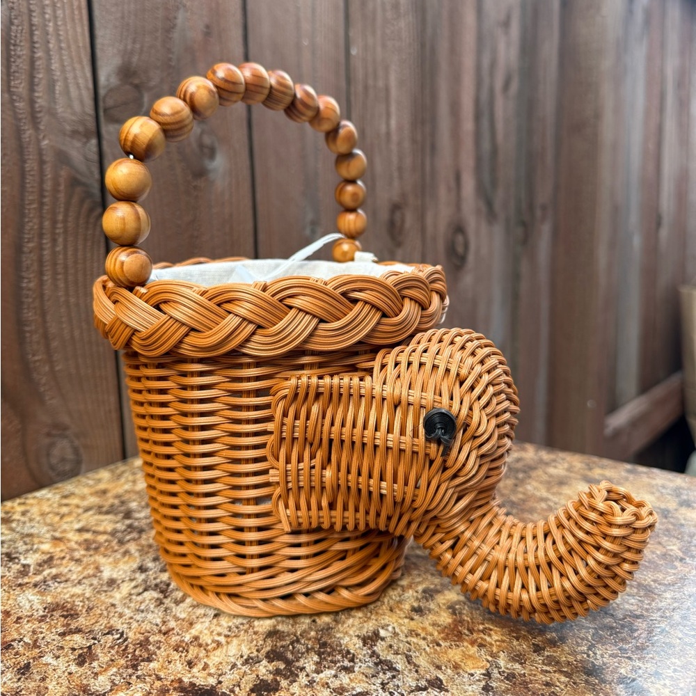 Tommy Bahama Woven Elephant Crossbody Handbag Purse - Picture 3 of 12